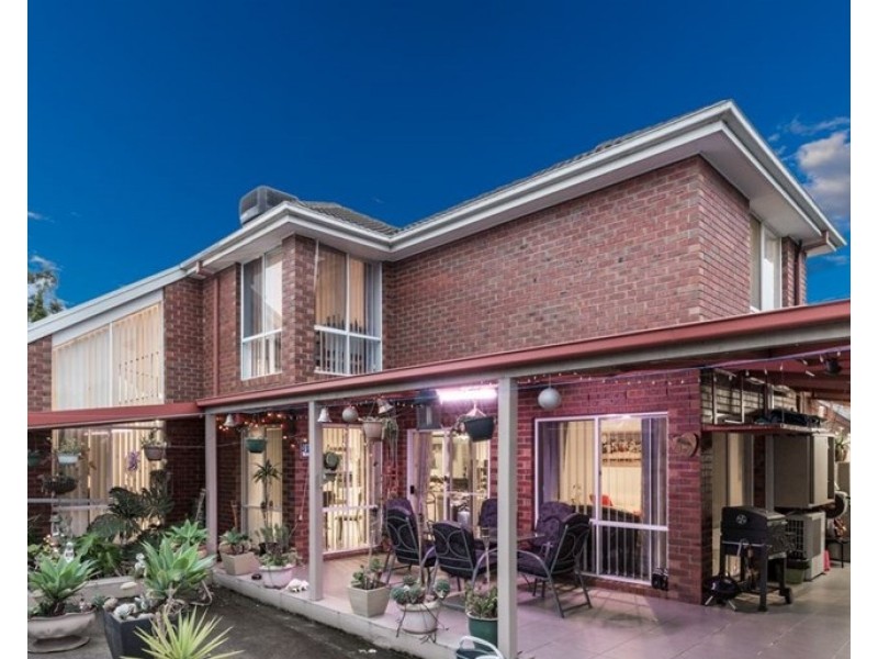 8 Walcott Place, Narre Warren South VIC 3805