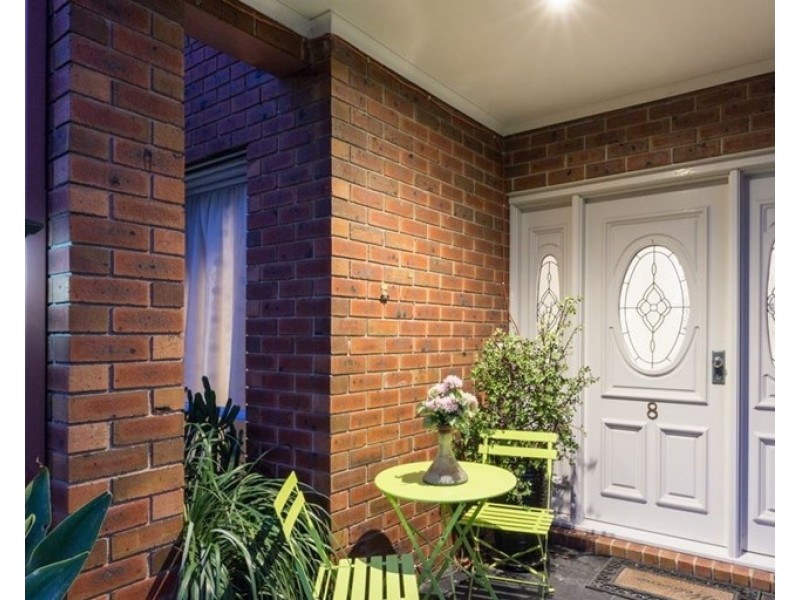 8 Walcott Place, Narre Warren South VIC 3805