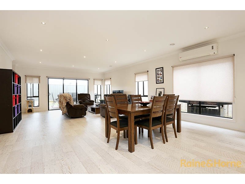 7 Tilden Rise, Cranbourne North VIC 3977