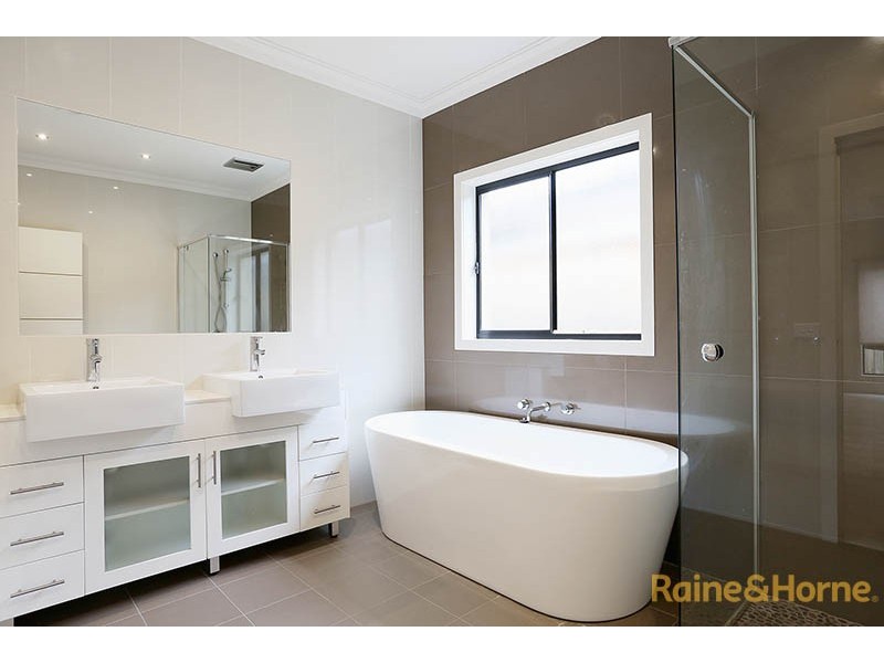 7 Tilden Rise, Cranbourne North VIC 3977