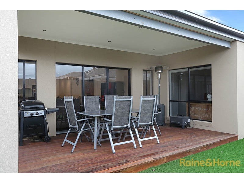 7 Tilden Rise, Cranbourne North VIC 3977