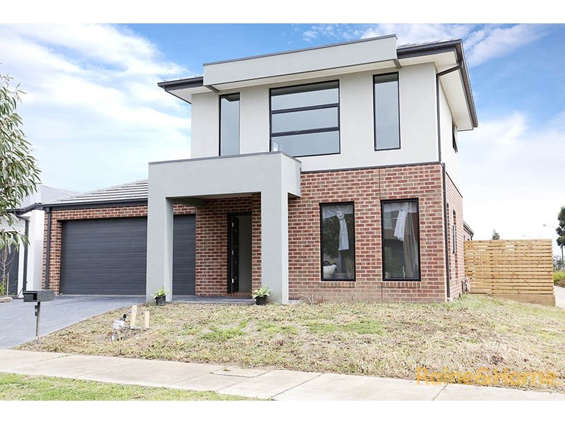 2 Cyan Crescent, Officer VIC 3809