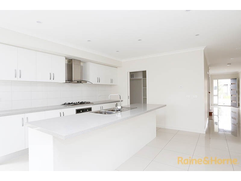 2 Cyan Crescent, Officer VIC 3809