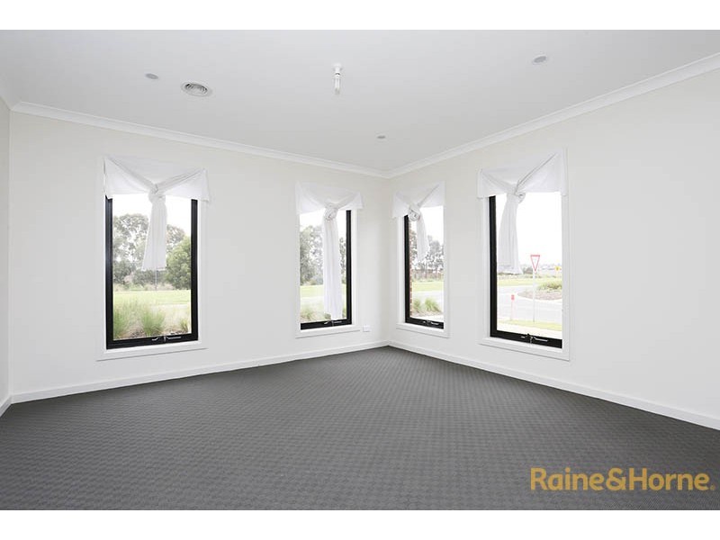 2 Cyan Crescent, Officer VIC 3809