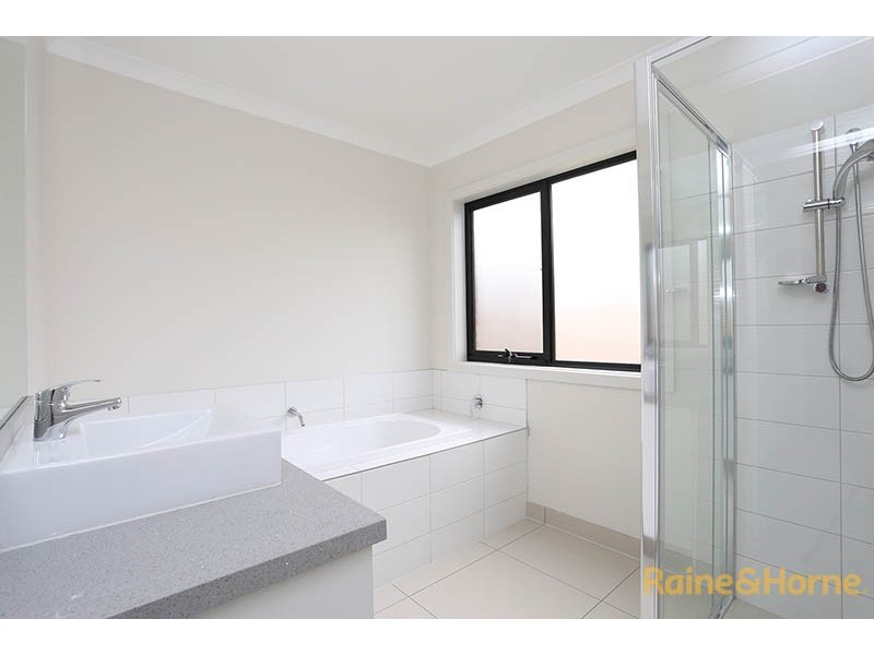 2 Cyan Crescent, Officer VIC 3809