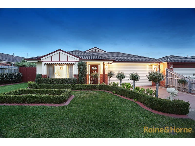 12 Blandford Crescent, Narre Warren South VIC 3805