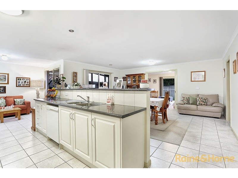 12 Blandford Crescent, Narre Warren South VIC 3805