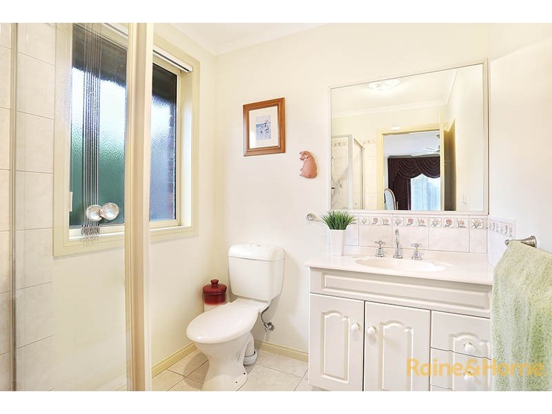 12 Blandford Crescent, Narre Warren South VIC 3805