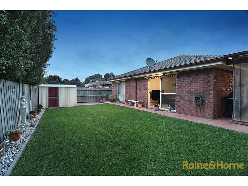 12 Blandford Crescent, Narre Warren South VIC 3805