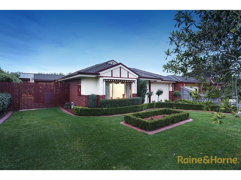 12 Blandford Crescent, Narre Warren South VIC 3805