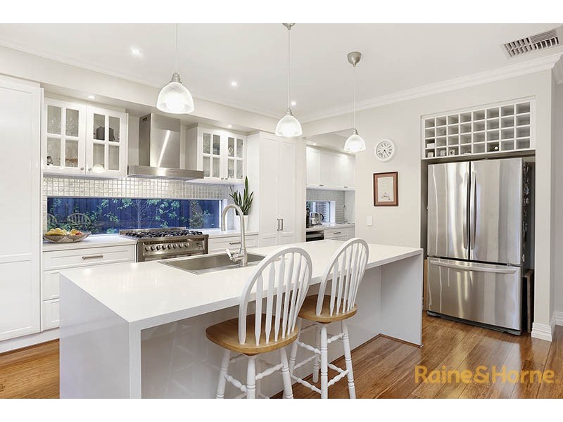 3 Maplewood Court, Cranbourne North VIC 3977
