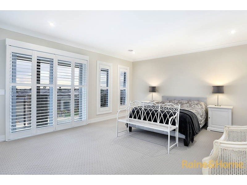 3 Maplewood Court, Cranbourne North VIC 3977