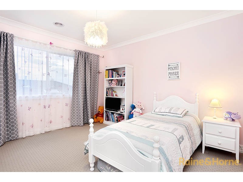 3 Maplewood Court, Cranbourne North VIC 3977