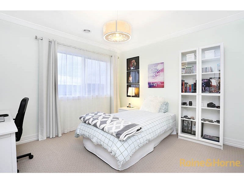 3 Maplewood Court, Cranbourne North VIC 3977