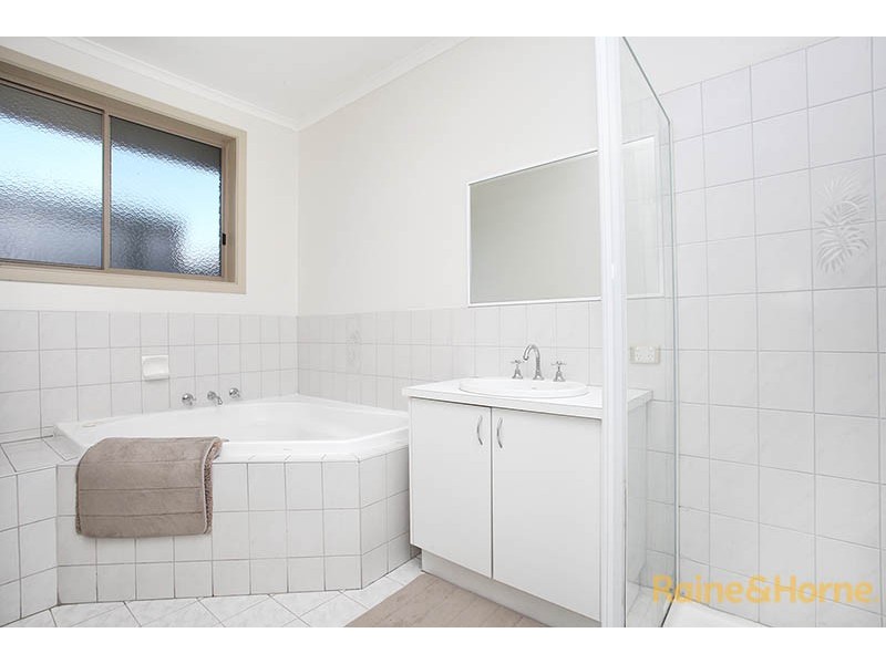 26 Raleigh Drive, Narre Warren South VIC 3805