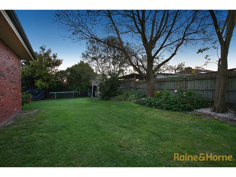 26 Raleigh Drive, Narre Warren South VIC 3805