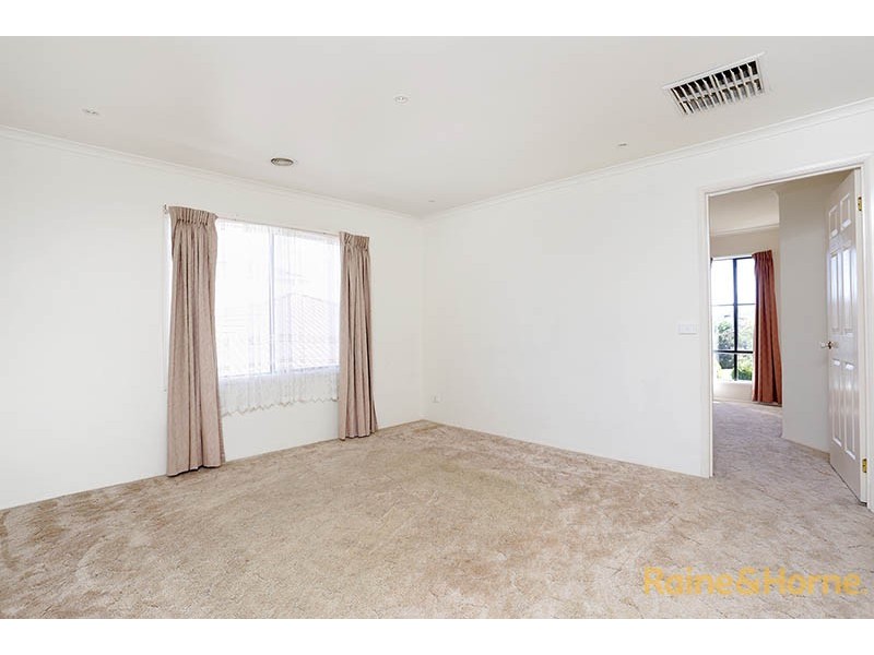 4 Chesil Court, Narre Warren South VIC 3805