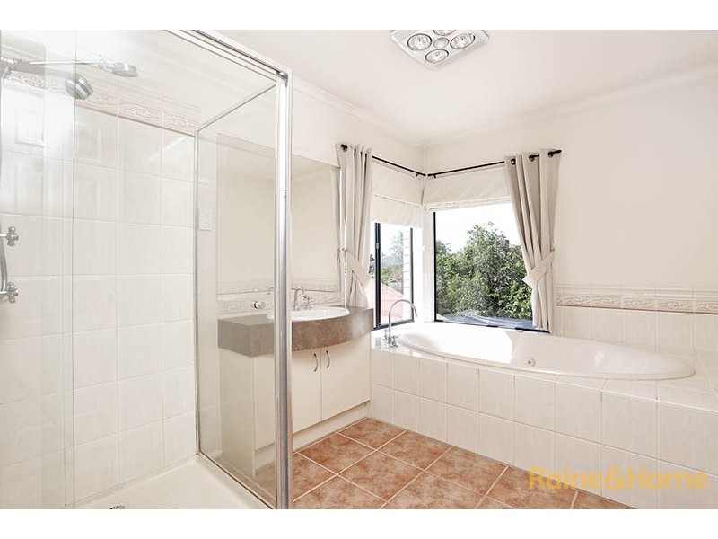 4 Chesil Court, Narre Warren South VIC 3805