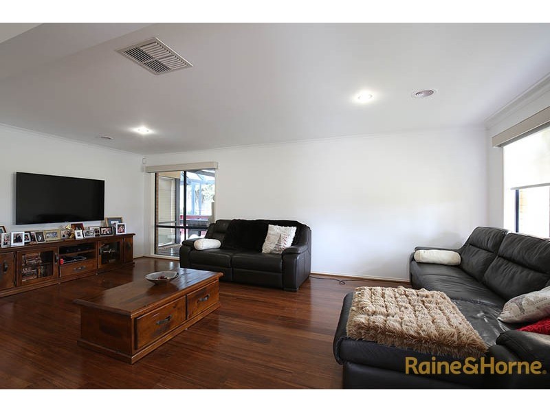 22 McCartney Drive, Narre Warren South VIC 3805