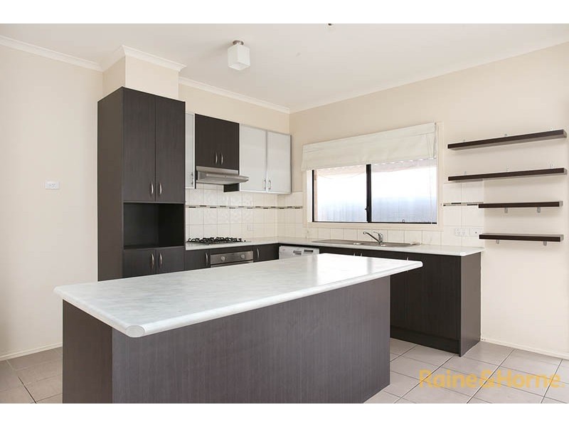 28 Merrowland Avenue, Cranbourne North VIC 3977