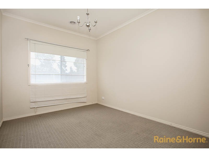 28 Merrowland Avenue, Cranbourne North VIC 3977