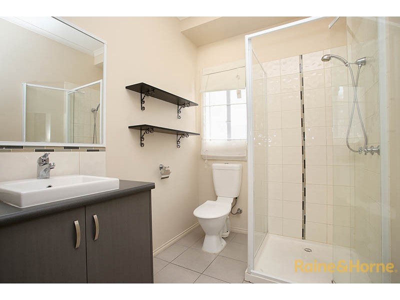 28 Merrowland Avenue, Cranbourne North VIC 3977