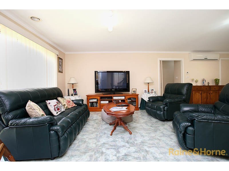 3 Scarborough Drive, Narre Warren South VIC 3805