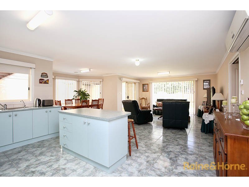 3 Scarborough Drive, Narre Warren South VIC 3805