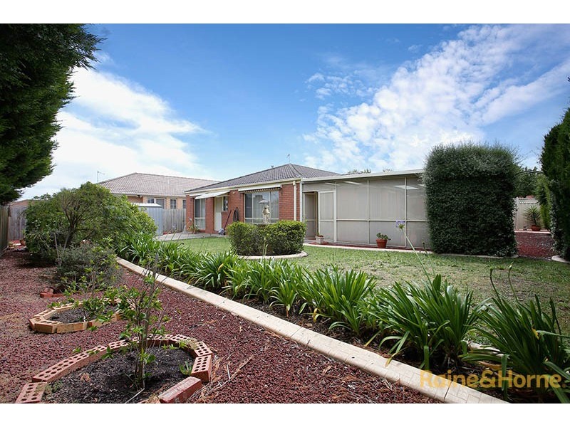 3 Scarborough Drive, Narre Warren South VIC 3805