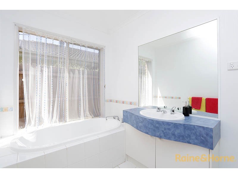 11 Littlecroft  Avenue, Narre Warren South VIC 3805