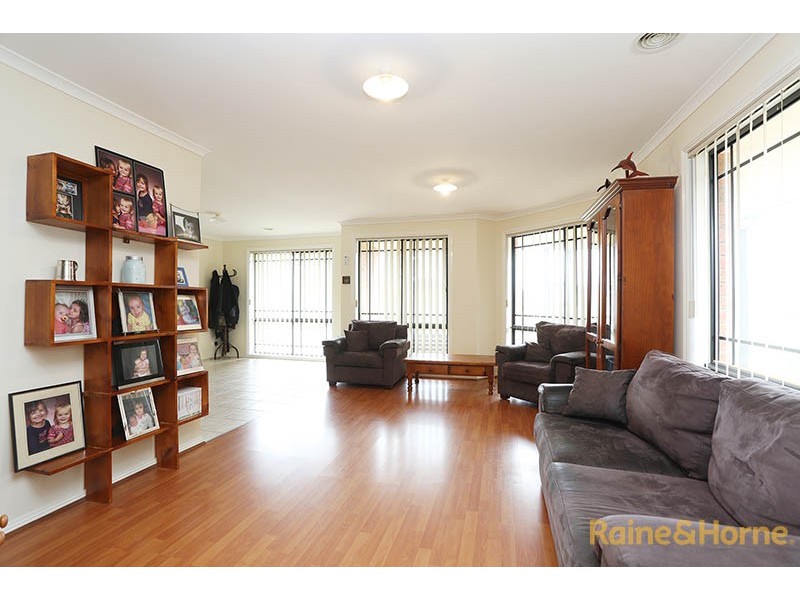 15 Menzies Close, Narre Warren South VIC 3805