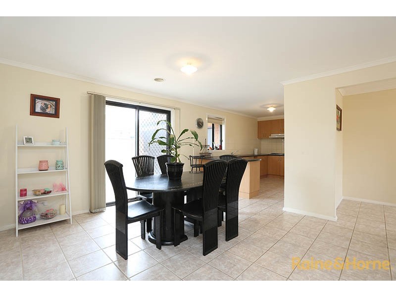 15 Menzies Close, Narre Warren South VIC 3805