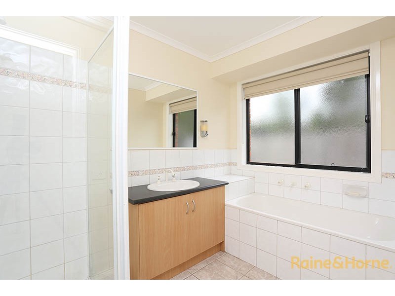 15 Menzies Close, Narre Warren South VIC 3805