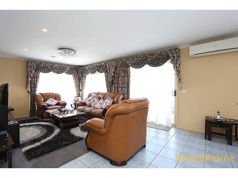 12 Menzies Close, Narre Warren South VIC 3805