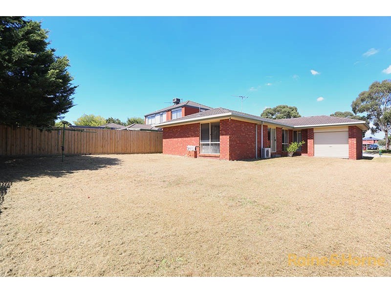 13 Swan Court, Narre Warren South VIC 3805