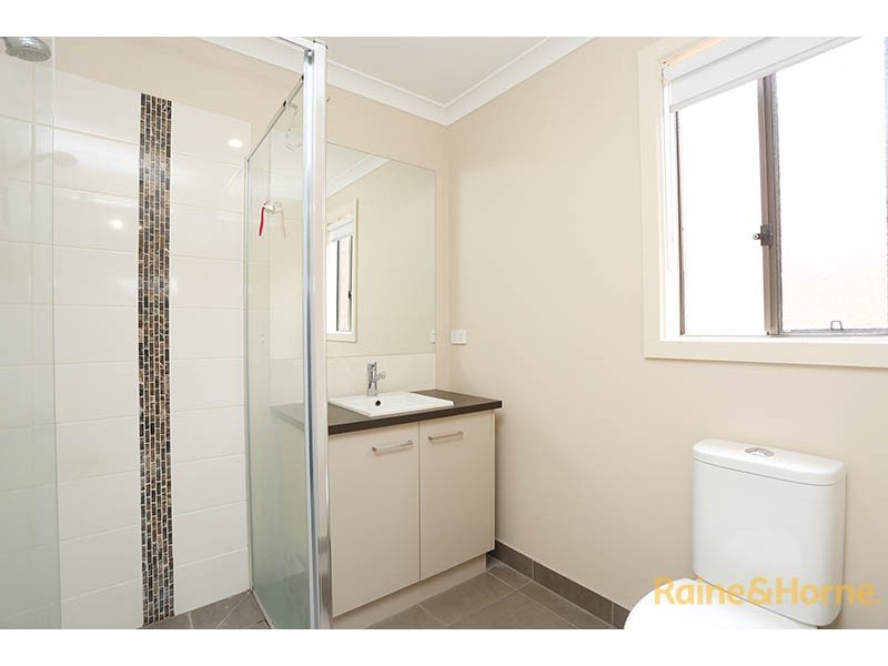 23 Fleuve Rise, Clyde North VIC 3978