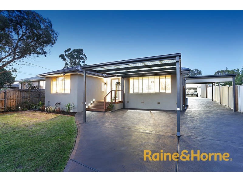 69 Tiverton Drive, Mulgrave VIC 3170