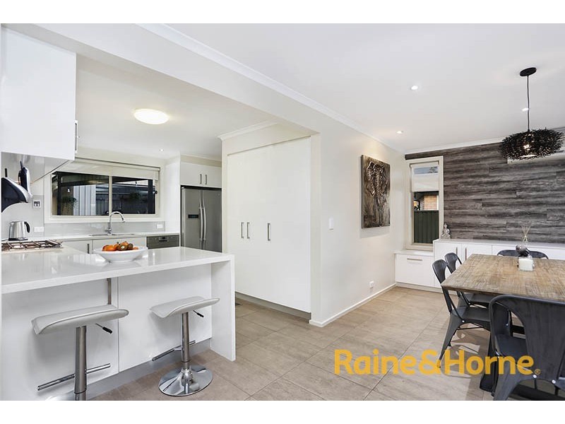 69 Tiverton Drive, Mulgrave VIC 3170