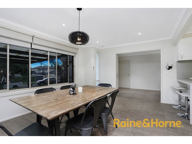 69 Tiverton Drive, Mulgrave VIC 3170