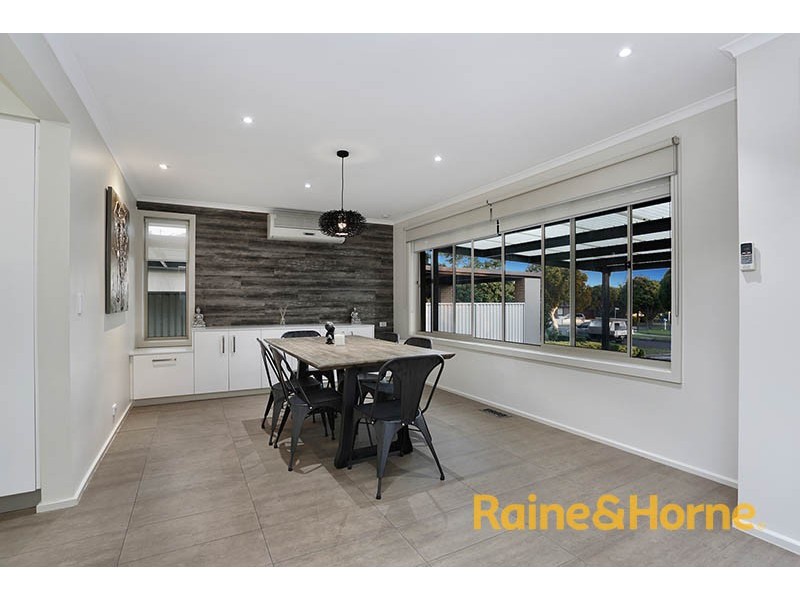 69 Tiverton Drive, Mulgrave VIC 3170