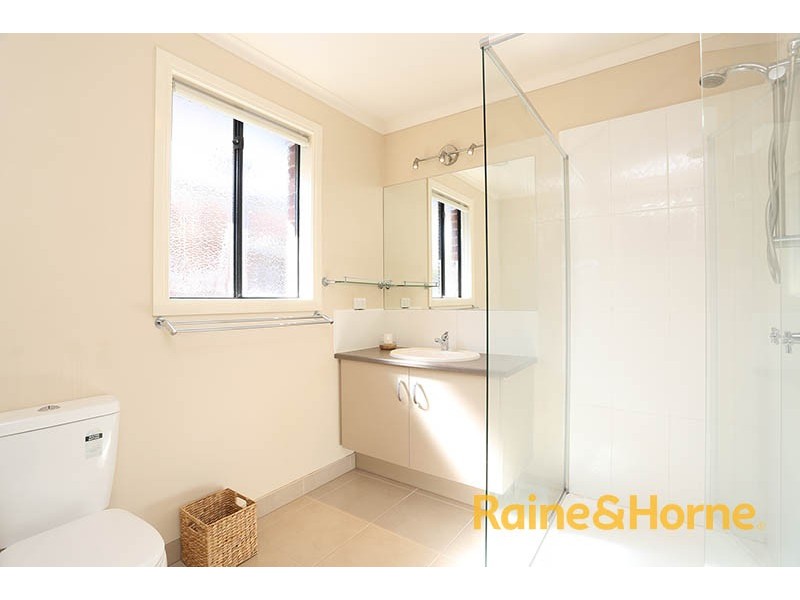 28 Crestway Drive, Cranbourne North VIC 3977