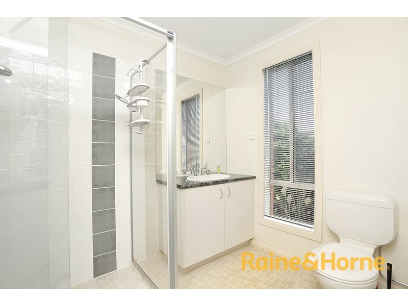 20 Dorchester Drive, Narre Warren South VIC 3805