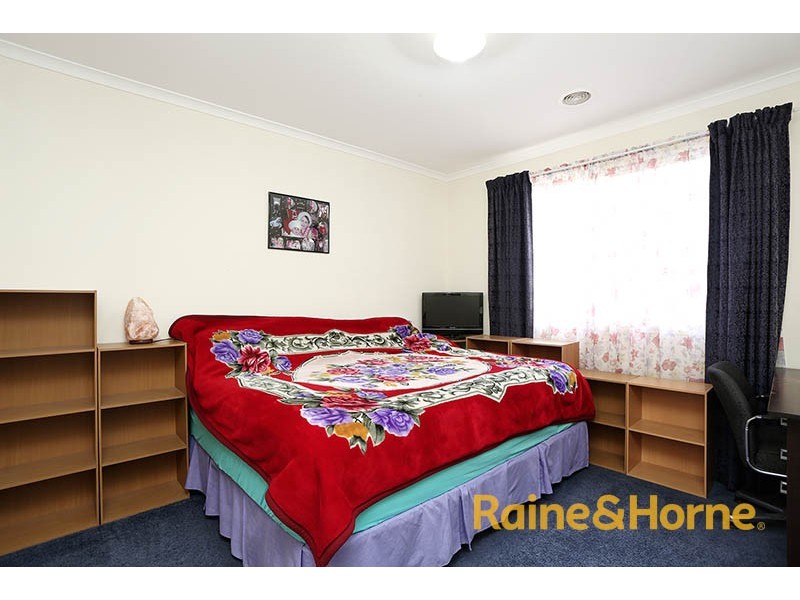 20 Dorchester Drive, Narre Warren South VIC 3805