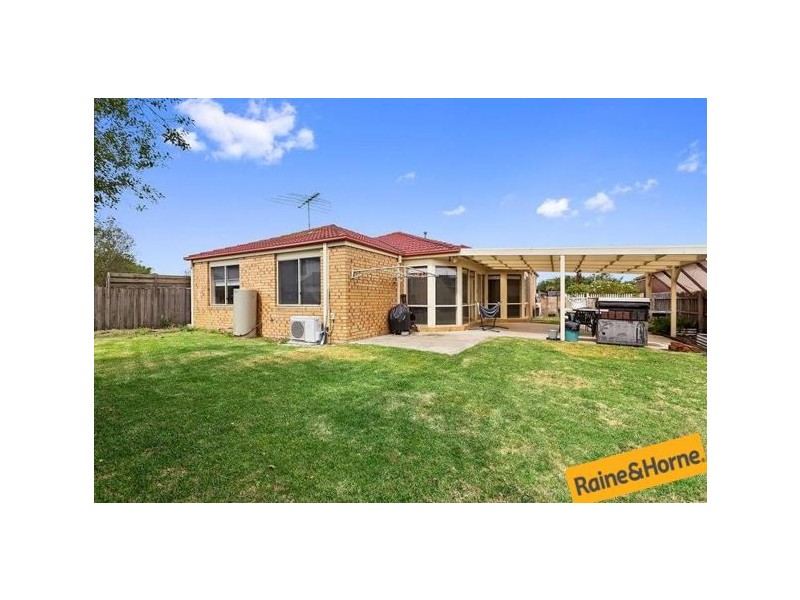 2 Demint Walk, Narre Warren South VIC 3805
