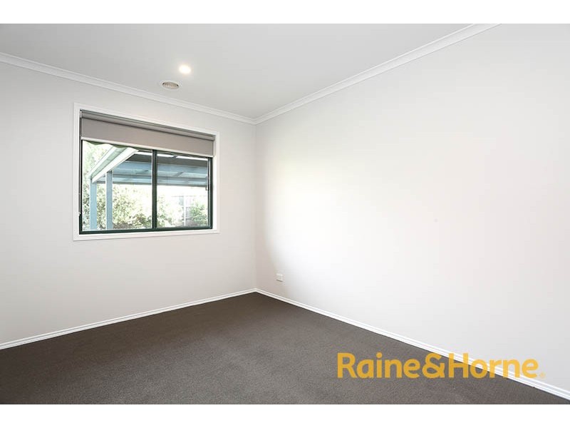 4 Sir Harold Close, Endeavour Hills VIC 3802