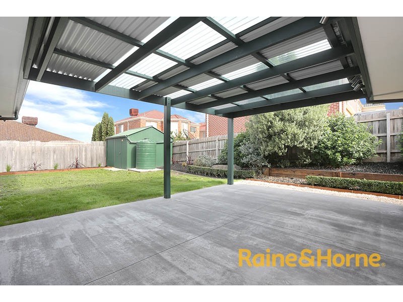 4 Sir Harold Close, Endeavour Hills VIC 3802