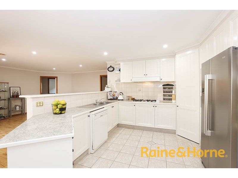 16 Hillston Court, Narre Warren South VIC 3805