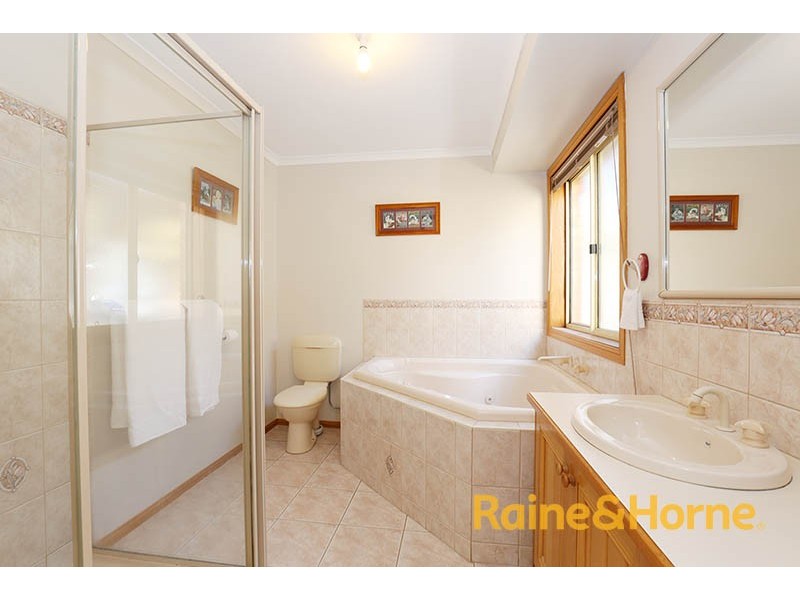 16 Hillston Court, Narre Warren South VIC 3805