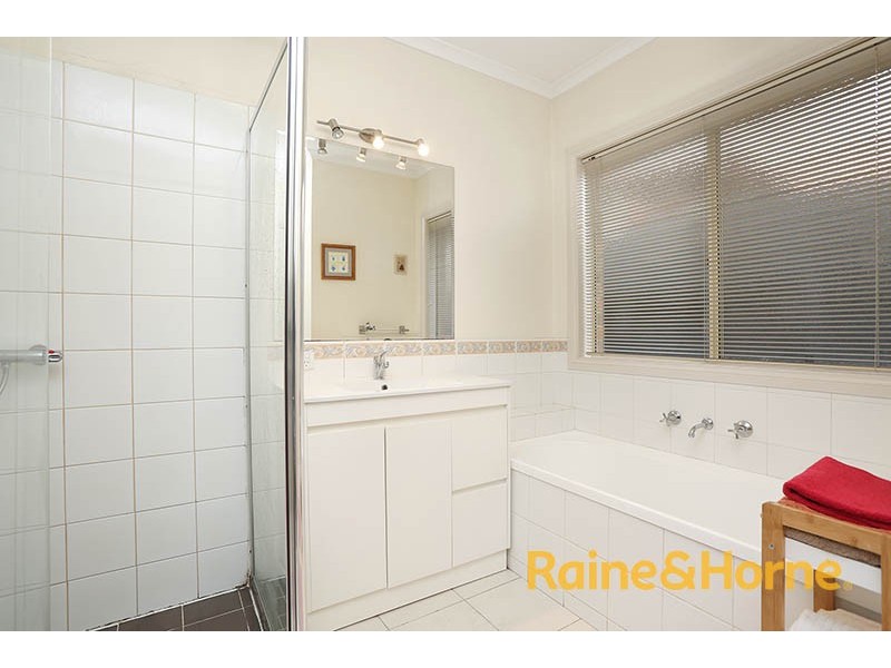 10 Bewley Way, Berwick VIC 3806