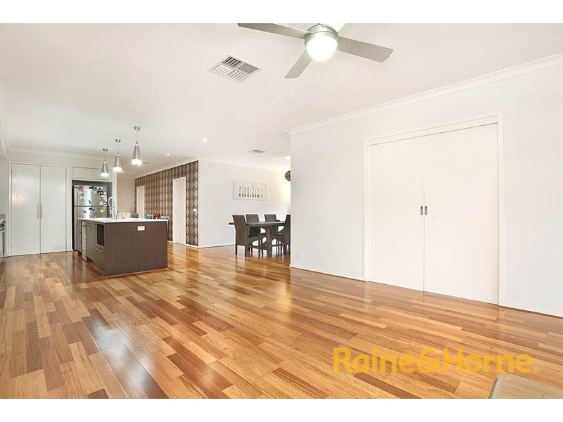 26 Mannavue Boulevard, Cranbourne North VIC 3977